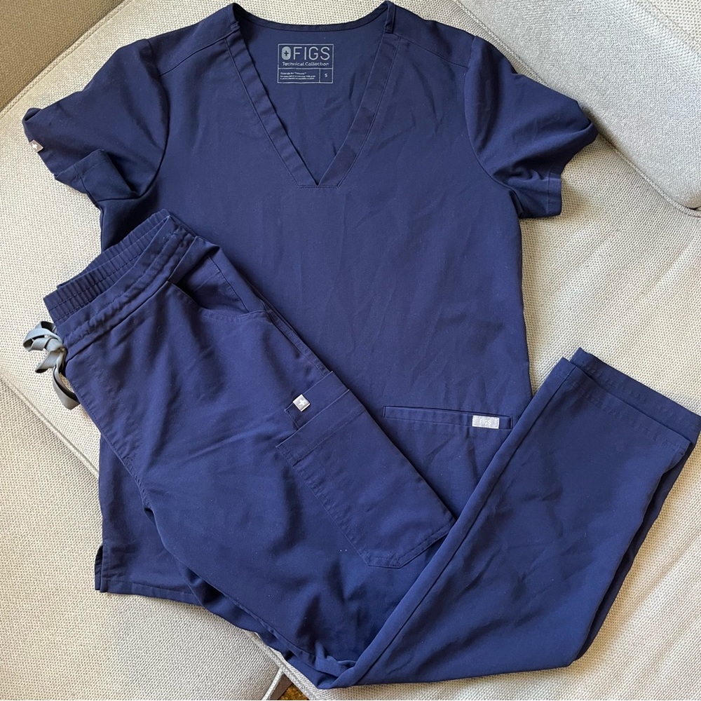 🔐SOLD🔐 Figs Women’s Navy Blue Scrub Set Medical Uniforms